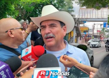 Liberan bloqueo carretero; agricultores mantienen presión y esperan reunión decisiva mañana