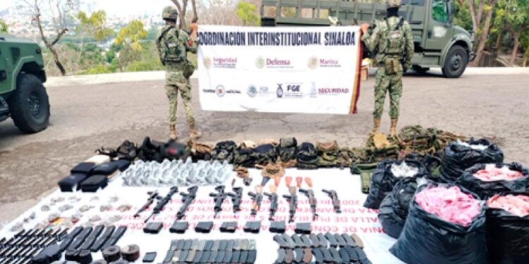 Ejército asegura 180 mil dosis de crystal, armas y equipo táctico en campamento de Rosario