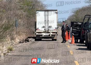 Hallan a una persona sin vida a un costado del camino hacia Mármol, al norte de Mazatlán