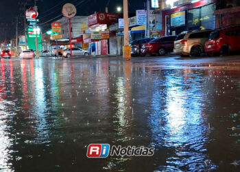 Primeras lluvias dejan apagones, semáforos fuera de servicio y encharcamientos en Mazatlán
