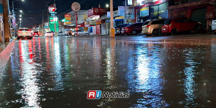 Primeras lluvias dejan apagones, semáforos fuera de servicio y encharcamientos en Mazatlán