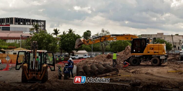 Cierran tramo del bulevar Pedro Infante por construcción de puente