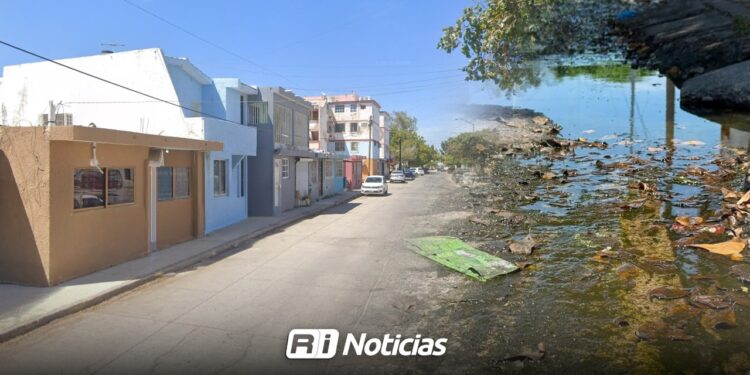 Vecinos del Infonavit Playas denuncian fuga de agua potable y calle resbaladiza