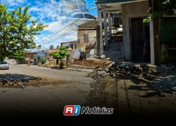 Vecinos del Centro denuncian 4 meses de escombro abandonado tras obra de Jumapam