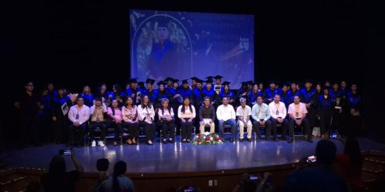 Entrega Preparatoria Rafael Ramírez la XXVI generación de graduados a la sociedad sinaloense