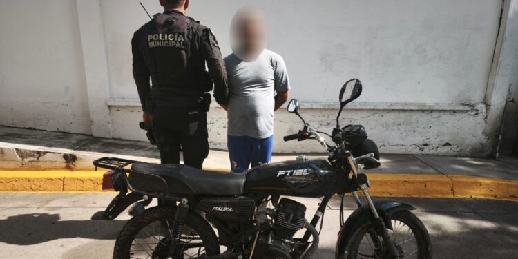 En Culiacán, recuperan motocicleta robada el mismo día del reporte; hay un detenido
