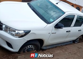 Ignora Jumapam reclamos por obra inconclusa en San Joaquín; otro vehículo se hunde en el lugar