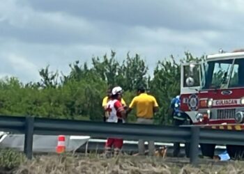 Dos muertos y tres heridos deja choque entre tráiler y camioneta en Costa Rica, Culiacán