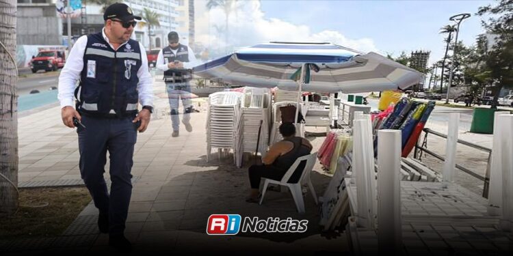 Analizan operativo en Playa Pinitos por renta de sombrillas y mobiliario