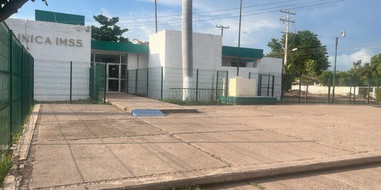 Muere adolescente de 15 años en hospital tras chocar contra una barda en Navolato