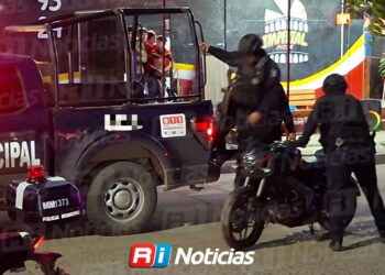 Persecución en el Infonavit Francisco Alarcón culmina con dos detenidos y una motocicleta asegurada