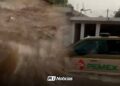 Falta de precaución de conductor de Pemex provoca que el agua se meta a casas en la colonia Anáhuac