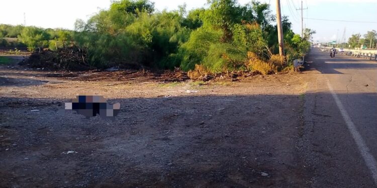 Hallan a un hombre asesinado a balazos sobre puente en la sindicatura de Costa Rica, Culiacán