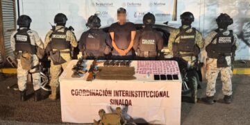 Grupo Interinstitucional detienen a civil con arsenal y presunto fentalino en Culiacán