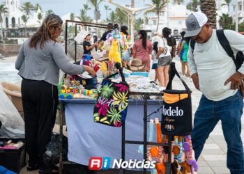 Vendedores de playa confían en repunte turístico durante el punto más fuerte del verano