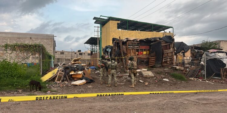 Hallan sin vida a hombre con impactos de bala en la colonia Providencia, al sur de Culiacán
