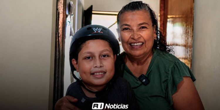 Kevin Aguilar busca una oportunidad de tratamiento en Argentina; pide apoyo para lograr el viaje