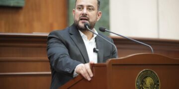 Coinciden diputados en priorizar el bienestar de la niñez frente al uso de celulares en las escuelas
