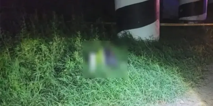 Abandonan cabeza humana y mensaje amenazante bajo puente en Escuinapa