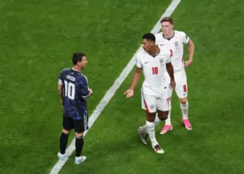 ¿Qué le dijo Jude Bellingham a Lionel Messi durante el Inglaterra vs Argentina? La frase que lo llevó a ser viral