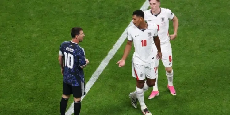 ¿Qué le dijo Jude Bellingham a Lionel Messi durante el Inglaterra vs Argentina? La frase que lo llevó a ser viral