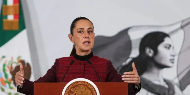 Sheinbaum llama a combatir noticias falsas y propaganda de la derecha