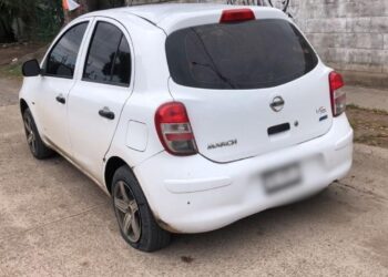 A mano armada, despojan vehículo a repartidor en Mazatlán; lo recuperan minutos después con impactos de bala