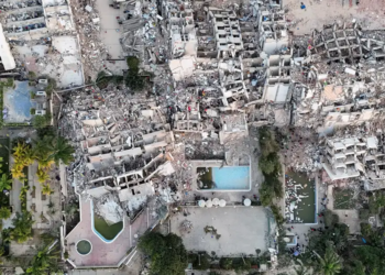 Suman casi 3 mil muertos tras devastadores terremotos en Venezuela