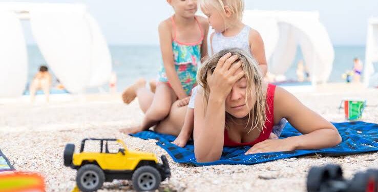 Vacaciones de verano: los niños descansan, ¿pero qué pasa en la mente de sus papás?