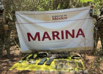 Marina decomisa arsenal y una camioneta en dos operativos realizados en Escuinapa