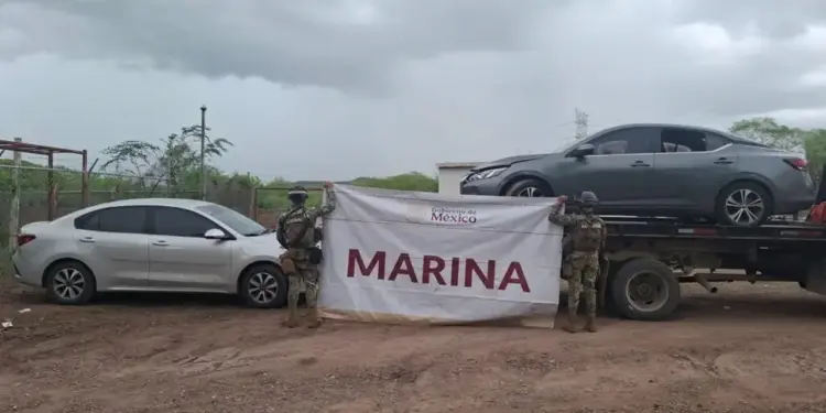 Marina asegura dos vehículos y destruye explosivos en San Ignacio