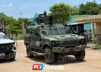 Rafaguean vehículo en la entrada de El Chilillo, al norte de Mazatlán; hay un herido