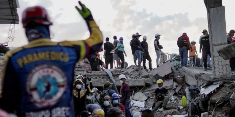 México, listo para enviar equipos de rescate y medicamentos a Colombia
