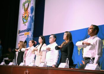 Rector Madueña encabeza inicio del Ciclo Escolar 2026-2027 en la UAS