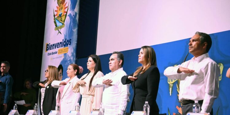 Rector Madueña encabeza inicio del Ciclo Escolar 2026-2027 en la UAS
