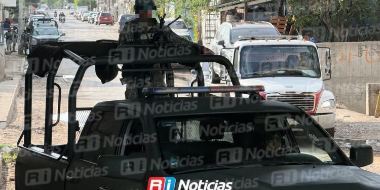 Aseguran tres camionetas durante cateo en la Ramón F. Iturbe, en Mazatlán