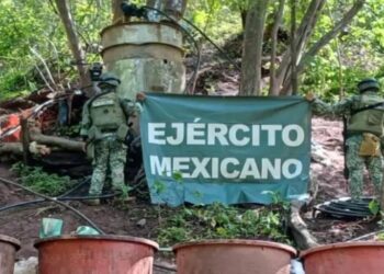 Ejército desmantela laboratorio clandestino y asegura químicos en zona rural de Culiacán