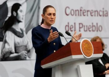 Sheinbaum reacciona a peso mexicano tras romper la barrera de 17 unidades por dólar