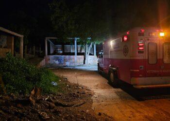 Hallan a un hombre asesinado a balazos entre las tumbas del panteón en Alborada, al sur de Mazatlán
