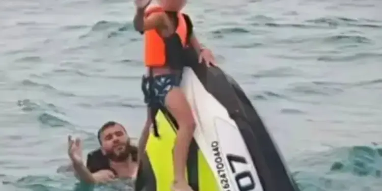 Padre e hijos rescatados tras 16 horas a la deriva en Tailandia
