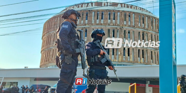 Ataque armado en la Central Camionera deja un muerto y un herido en Mazatlán