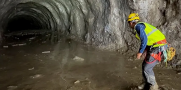 Carrera contrarreloj: más de 600 obreros atrapados en túneles hidroeléctricos tras avalancha en Nepal y el Tíbet
