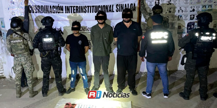 Marina detiene a cuatro y asegura armas, droga y explosivos en Sinaloa