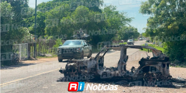 Enfrentamiento armado deja camioneta calcinada y casquillos regados en Cofradía, al sur de Mazatlán