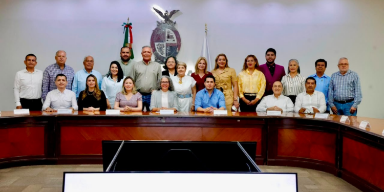 Graciela Domínguez acuerda con alcaldes fortalecer coordinación para impulsar obras en Sinaloa