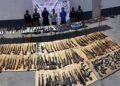 Detienen a tres con arsenal de 210 armas procedente de Texas en Nuevo León