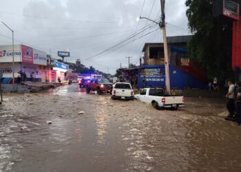 Lluvias activan operativo preventivo en Culiacán ante riesgos urbanos