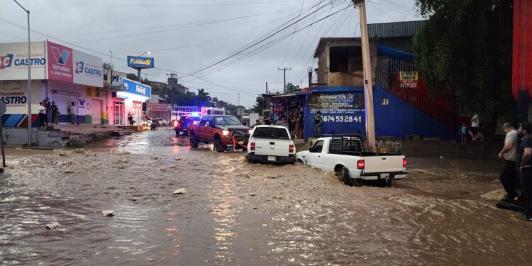 Lluvias activan operativo preventivo en Culiacán ante riesgos urbanos