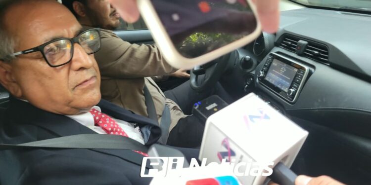 Rocha tiene derecho a regresar y concluir su periodo: Ambrosio Chávez