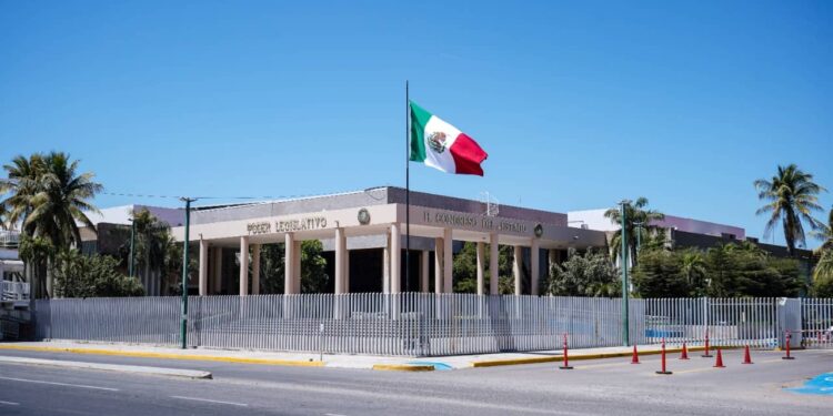 Congreso adelanta sesión para definir gobernador interino tras licencia de Rocha